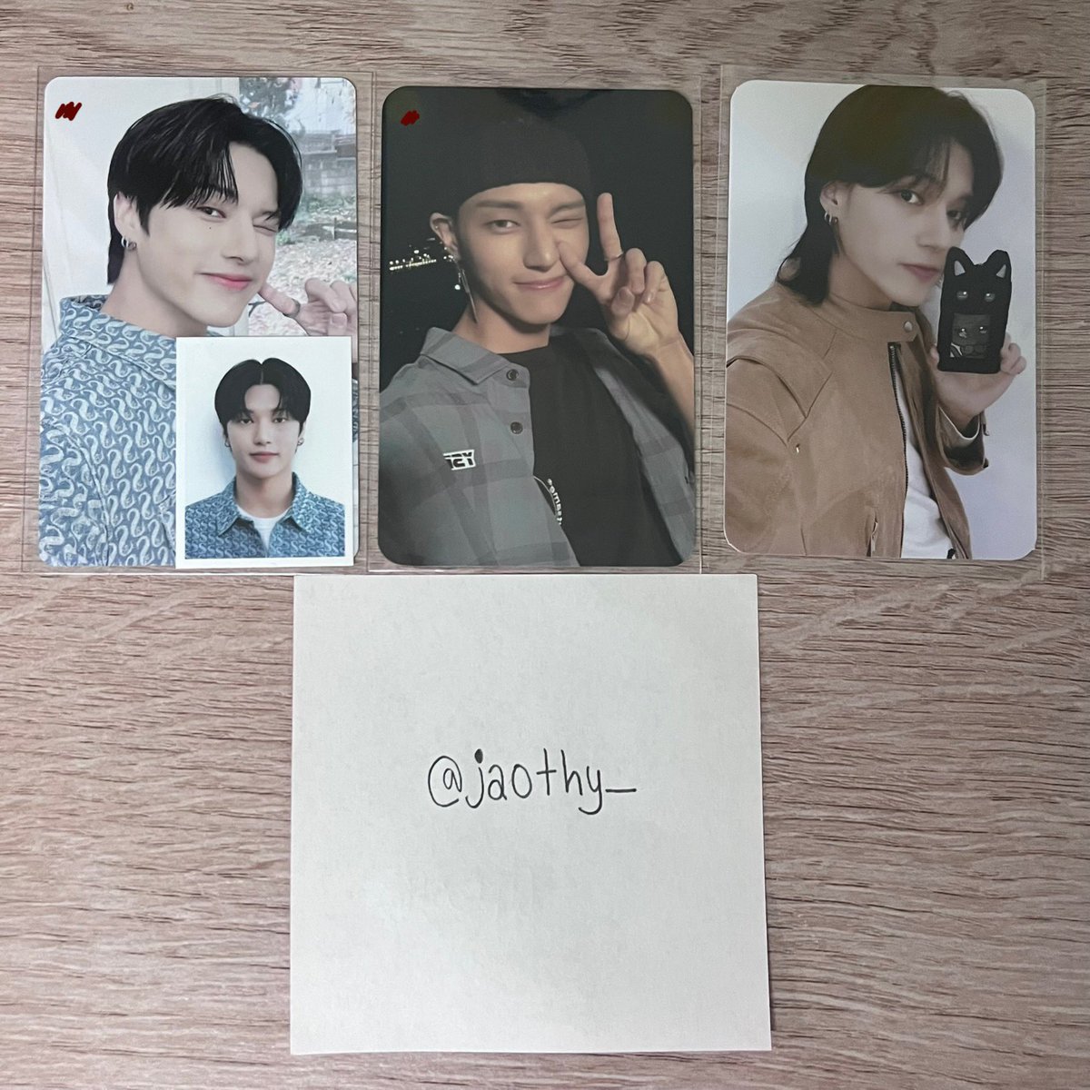 jaothy_'s tweet photo. — wts ขาย พร้อมส่ง ♥️♥️

Wooyoung 🐈‍⬛

♡ (ลืมชื่อการ์ดㅠㅠ) 100 ฿
♡ pob  soundwave/synnara fever1 230 ฿
♡ aniteez in dremland 230 ฿

สีแดงคือตำหนิสอบถามเพิ่มเติมได้ค่ะ
เป็นตำหนิส่องไฟถึงจะเห็นค่ะ

💌 รวมส่งลทบ.  ems+20

#ตลาดนัดเอทีซ #ตลาดนัดateez https://t.co/Icms49626a