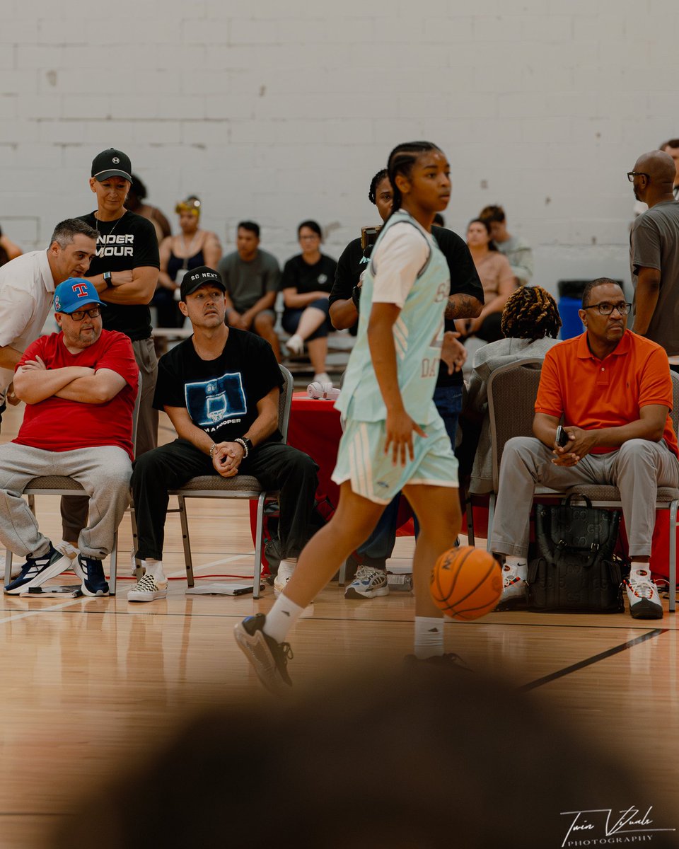TwinViZuals's tweet image. Select brought out the entire ESPNW / SC NEXT crew 🌟 | Special K vs Morghan Reckley 🍿 @SelectEventsBB #ladiesexposurefirst
@ShaneLaflin | @bballjkey | @KPannell71