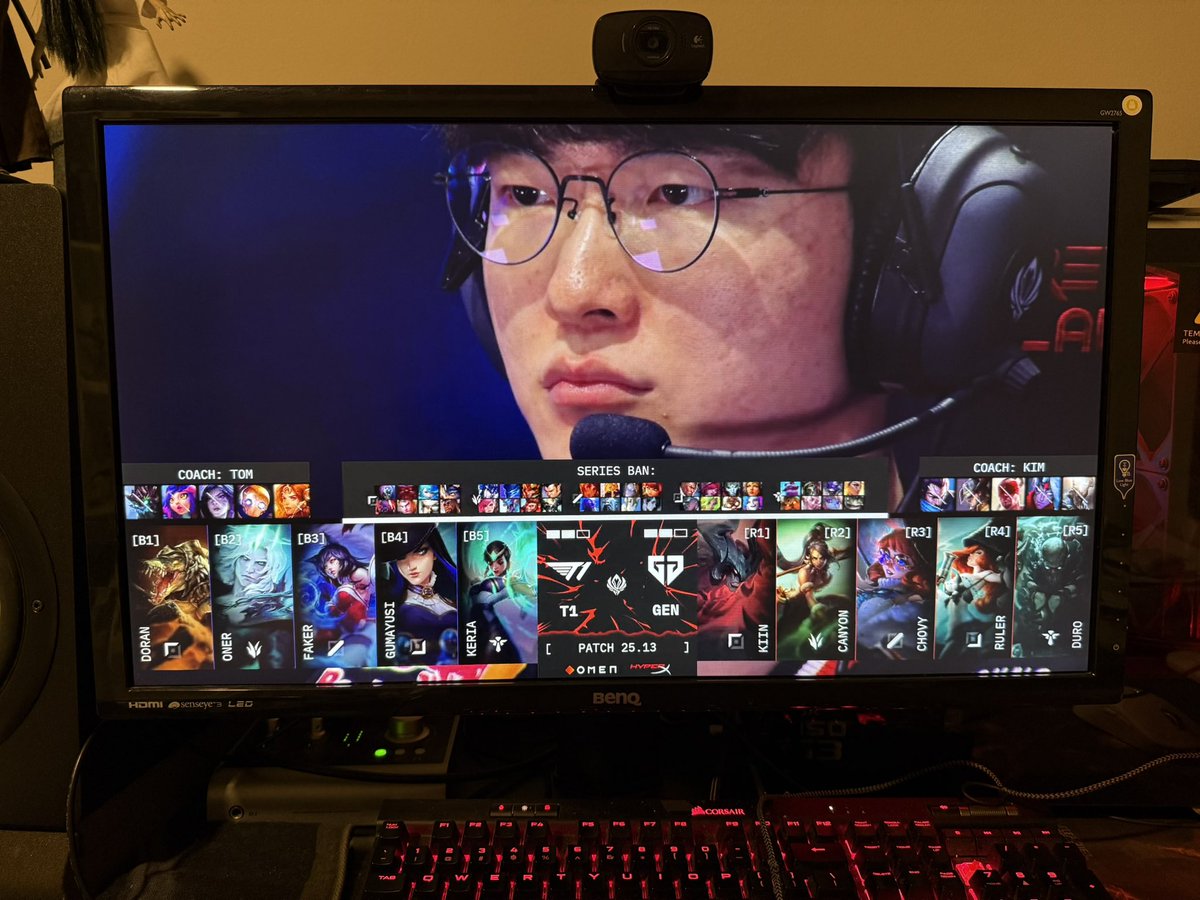 ErikTorrestrial's tweet photo. T1 Fighting!!! #msi2025 #t1win https://t.co/Lq2Hp789TC