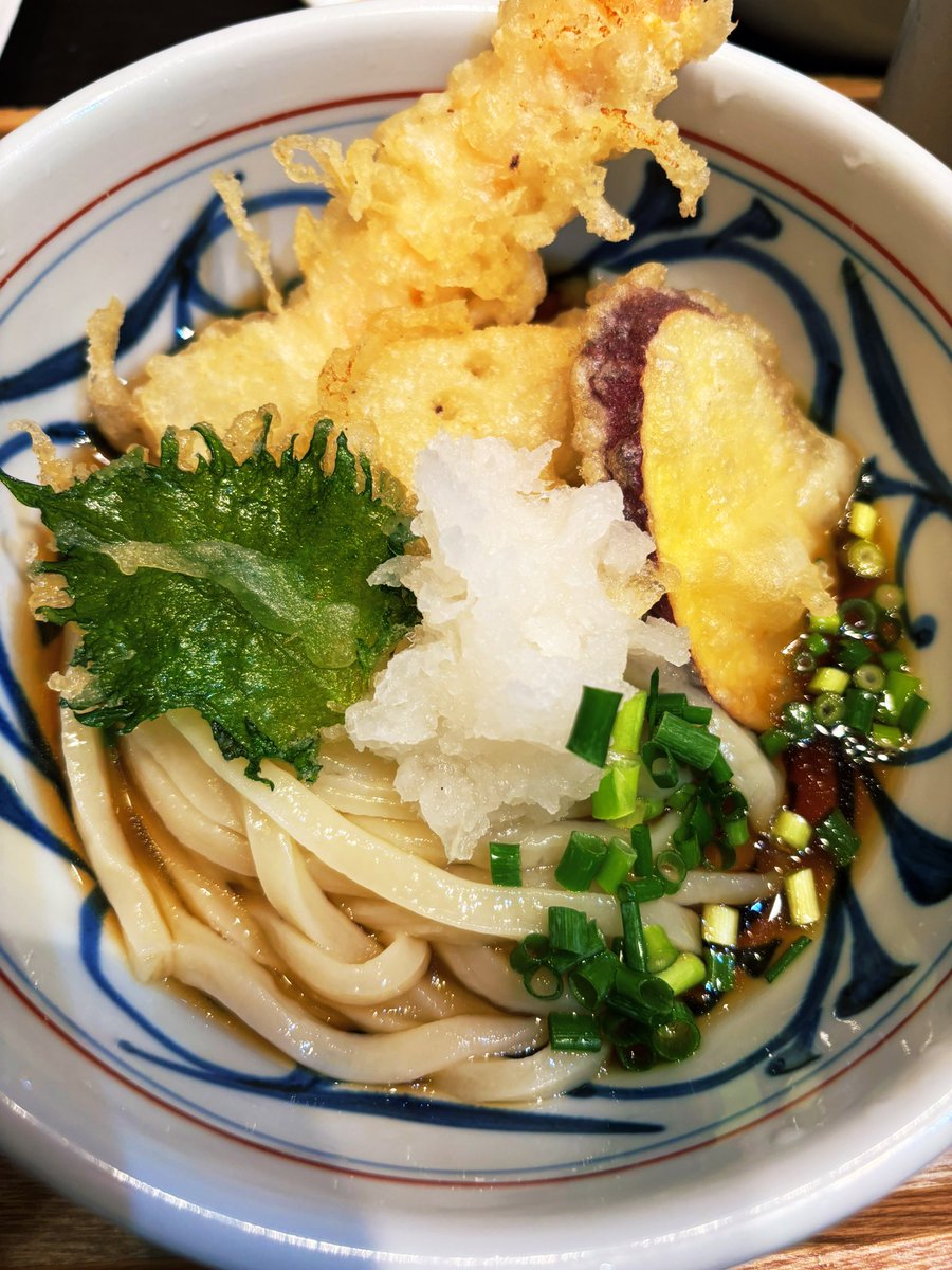riinutan's tweet photo. 生きてます！夏なのに相変わらずの仕事の忙しさ+久々のオタ活で時間が全然足りない！家にいる時間少なすぎてTV番組も消化しきれず移動中に消化してるくらい。落ち着くまでゲームはお預けです。写真は最近のおいしいものたち。讃岐うどん、生活クラブのチヂミ（おすすめ）、カルボ、カタログギフトの🍒 https://t.co/0oO4fO3Sxz