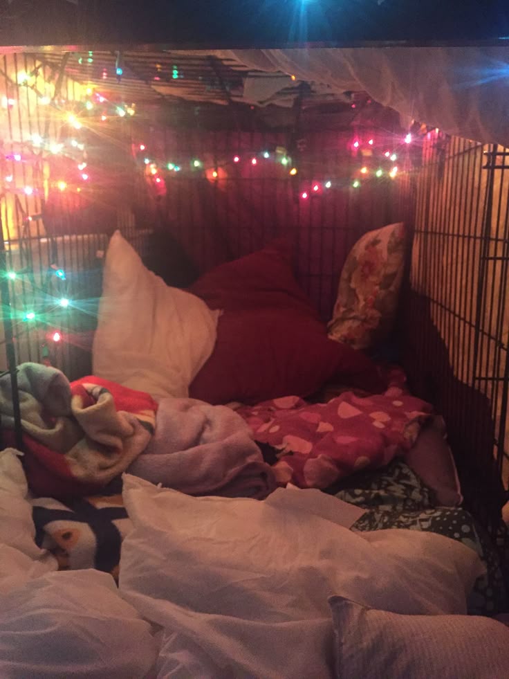 trawlin thru Pinterest fawning over cozy pillow fort crates and forever wishing I had one 8^8

i need to nap and play on my DS in aa tiny warm enclosed space hmhm