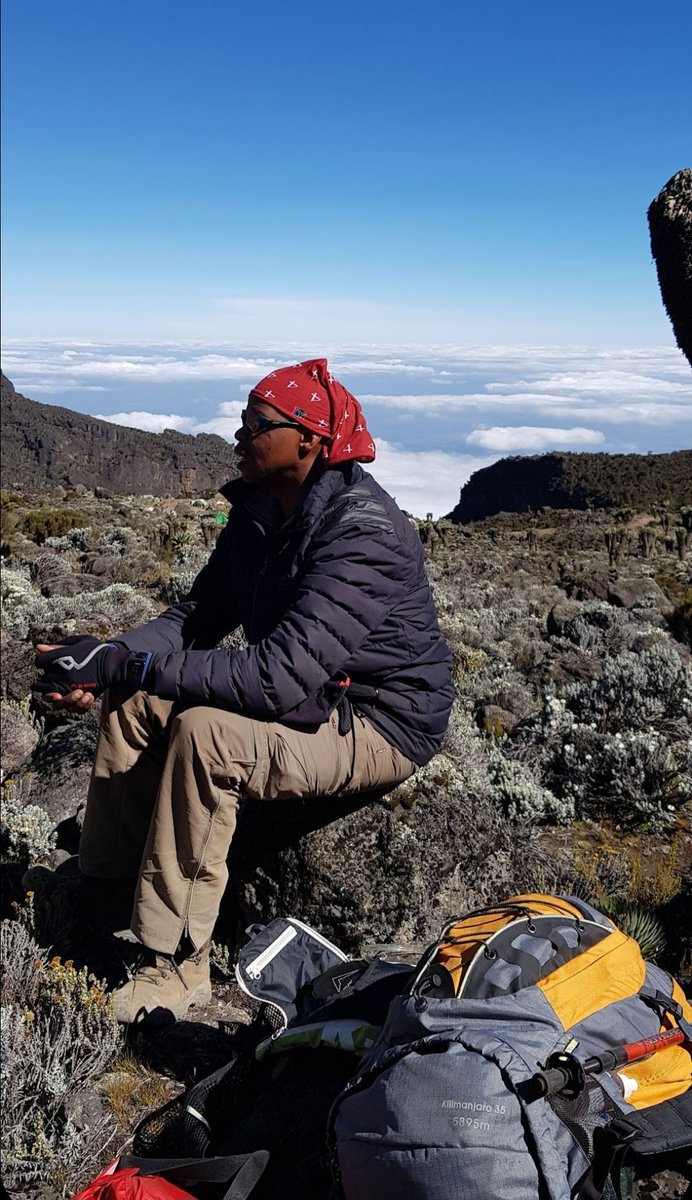 LudwabeMon48870's tweet image. What did Mboro said😂well l was above clouds in Tanzania🦒♥️🦒