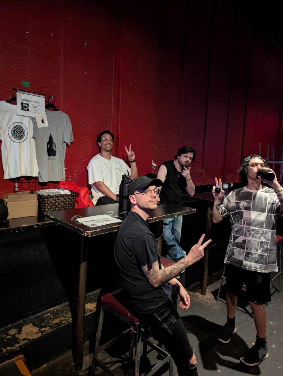 Chris Allen Hess tweet media