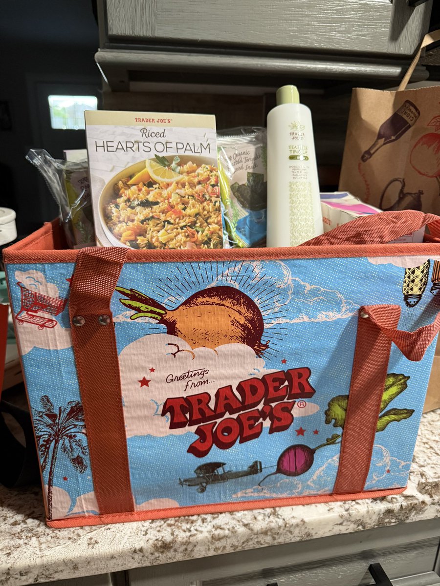 KMcGuire_teach's tweet image. When I’m near a #traderjoes I stop! We live a hour away from one but one will open near me soon and I cannot wait!!! 😍 We try our best to eat #dyefree and I am thankful for all their options!