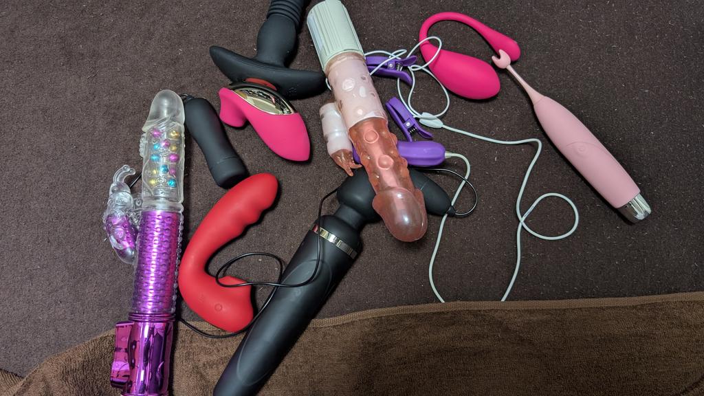 今日は風紀委員のおじさん達が風紀を乱してる先生と生徒の身体検査を行います🤫

遠方で参加できない方へも配信もしますのでご参加くださいm(_ _)m

まどか先生
<a href="/madoka_dom/">まどか(madoka)</a>  
生徒会長のすずちゃん
<a href="/dokidoki9155/">地味っ子な鈴ちゃんの、、、Suzu_Kazeカップル</a>