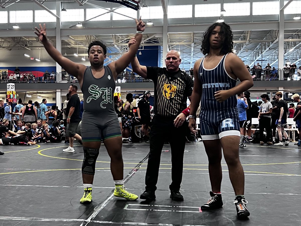 Eric_Postman09's tweet photo. Went undefeated (6-0) at cedar points “Rumble” wrestling tournament this week. Came in to compete and show out #wrestling #nuway #cedarpoint #undefeated https://t.co/WGnjrPopby