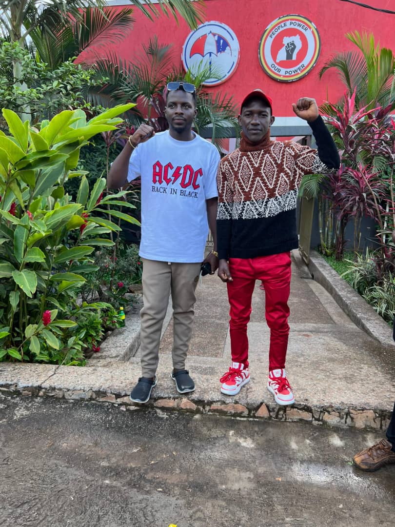 ssebulime93522's tweet photo. Up and grateful because of his grace 🙏,
As Martin Luther King Jr said that Freedom is never voluntarily given by the oppressor; it must be demanded by the oppressed. we promise not to give up demanding for it .
Morning greetings from my big bro @brucenahabwe1 . https://t.co/BOtFen2m58