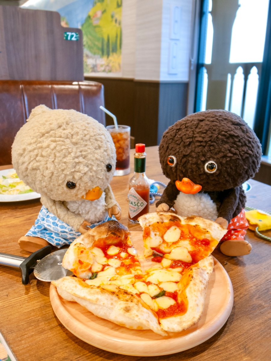 おひるランチの、ピザです🍕
いただきま～す！