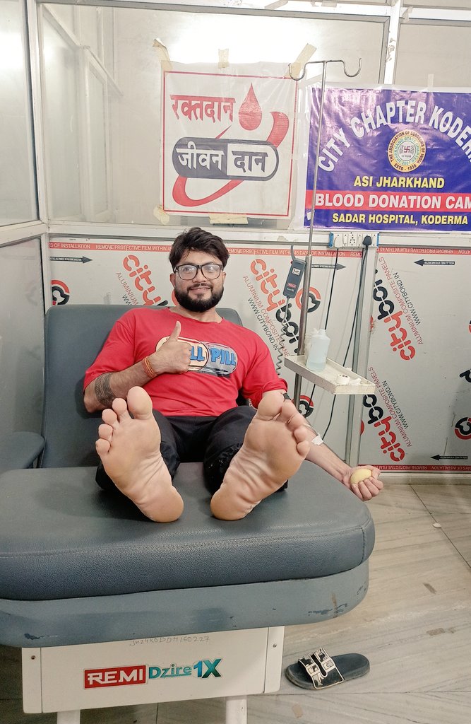 SevaKoderma's tweet photo. "A timely donation of blood can save a life #Rakhtveer member #Sujan Bala ji donated #8 thTime's 🩸O+ blood in #Sadar Hospital #Koderma for a critical #Anemic patient #Bhuneshwar sharma .Hat's off to You.🩸
@IrfanAnsariMLA
@drvikas1111
@BloodDonorsIn https://t.co/iUdqClHi6L