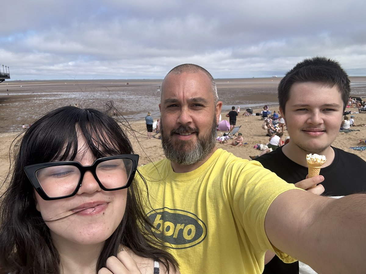 A nice trip up to Grimsby to see the kids. Bit of arcade fun in Cleethorpes along with (naturally) an ice cream. A quick visit before our holiday in Poole!!