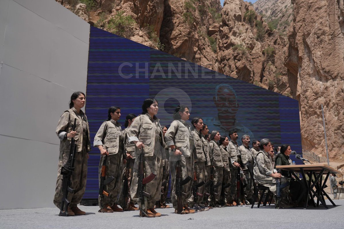 Kuzey Irak'ta silah yakan PKK'lıların, başına ödül konulan üst düzey teröristler olduğu ortaya çıktı:

— Hakan Aydın - Kırmızı Liste - 20 milyon TL
— Esmen Ayaz (Tekoşin Ozan) - Kırmızı Liste - 20 milyon TL
— Hülya Oran (Bese Hozat) - Kırmızı Liste - 20 milyon TL
— Nedim Seven