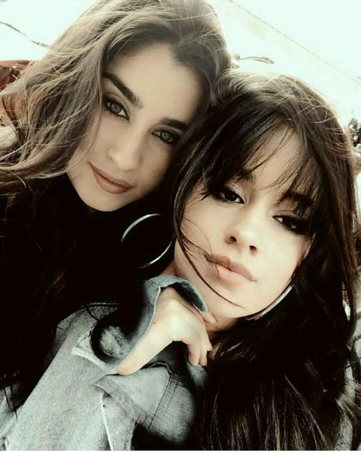 LeninhaDanversL's tweet photo. Eu lhe falarei sim amor. Eu estou noiva da mulher  mais linda https://t.co/Qcqtrv42gO