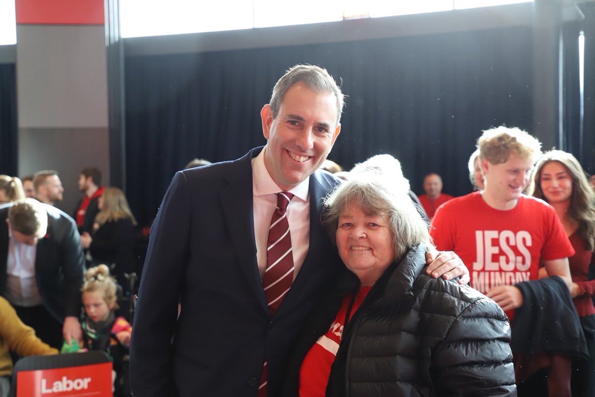 JEChalmers's tweet image. Tasmania deserves a fresh start and Dean Winter is the person to deliver it.
It was an honour to launch his campaign in Devonport today.
#auspol #ausecon @TasmanianLabor