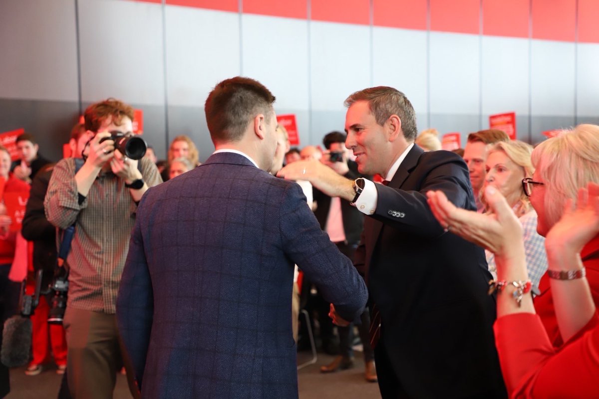 JEChalmers's tweet image. Tasmania deserves a fresh start and Dean Winter is the person to deliver it.
It was an honour to launch his campaign in Devonport today.
#auspol #ausecon @TasmanianLabor