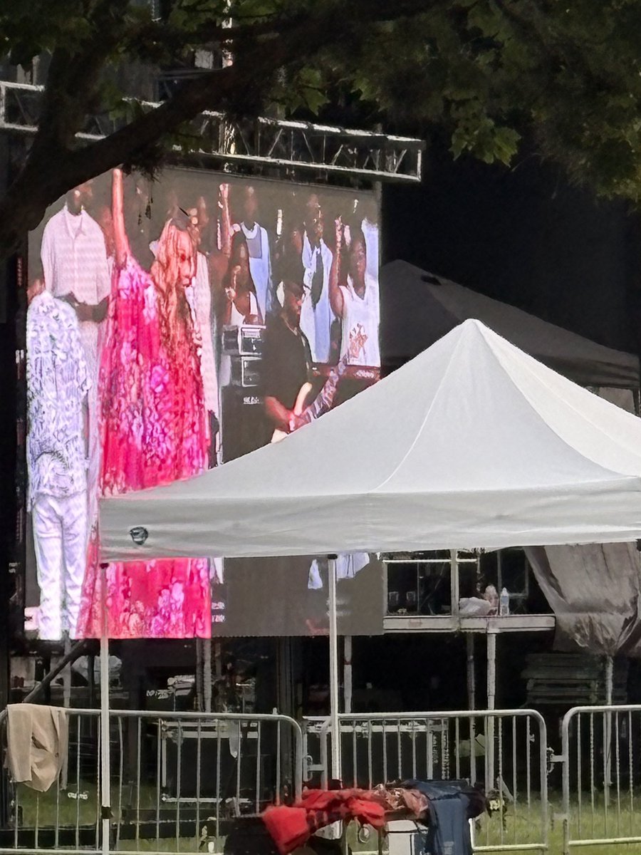 Naptown_HTown's tweet image. #Juneteenth in July, #Houston 
#HTown’s Own, Ms. Yolanda Adams 🎧 

Ms. Sheila Jackson Lee 🕊️

#CommunityEngagement ✊🏽🙏🏽

#TriCityNupes
👌🏽♦️👌🏽
