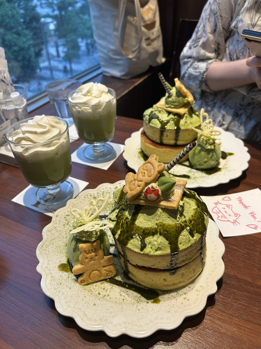 レッスン終わりに絵里奈ちゃんとご褒美お茶🫖
抹茶好き同士、お揃いで抹茶尽くし🍵💕
可愛くて美味しいスイーツに癒されながら、気づけば5時間以上お芝居トーク🐻🦋絵里奈ちゃんの深くて繊細な表現にたくさん刺激をもらった✨ありがとう！
私も負けずに、自分の表現をもっと深めていけるよう頑張るぞ❤️‍🔥