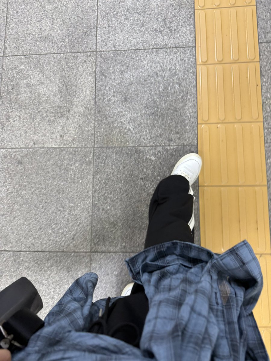 에이뷰는 이제 매달 고정 200명 이상의
고객님들이 방문해주시네요!
사랑해요😳