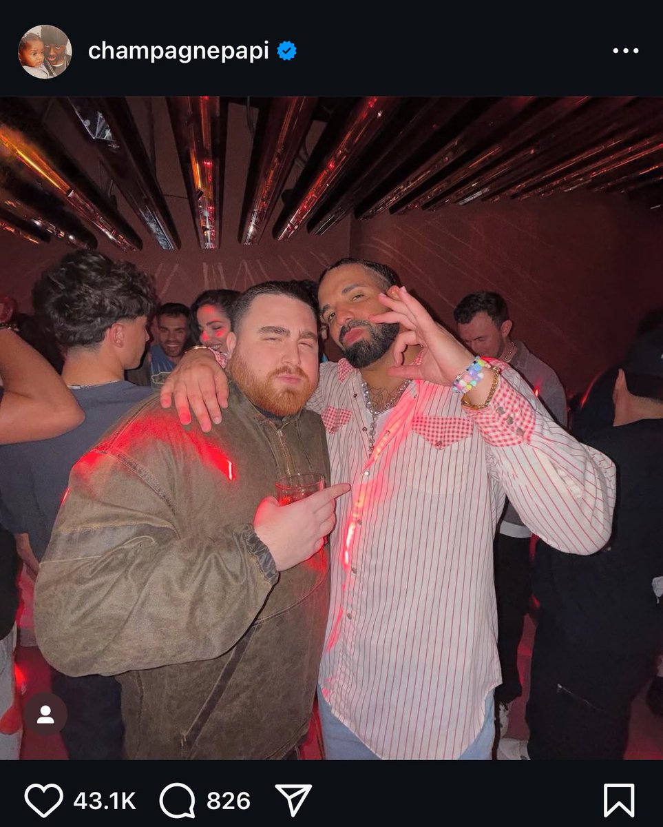 gioprolly's tweet image. Cash met bron, los met drake, flight get out the crib bro