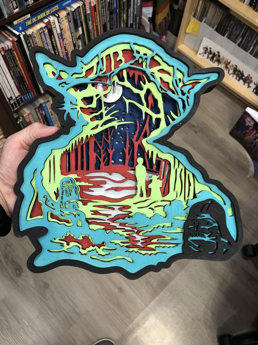 EmpireToJedi's tweet image. At the local @infinityconFL2 today, picked up this astonishing laser wood cutting of Dagobah. Several layers and gorgeous colors! Watch the video to get a better look! Adore this! #starwars