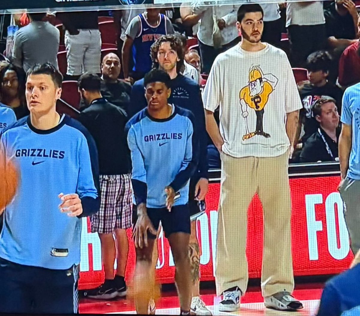 EdeyMuse's tweet image. Edey repping Purdue at Summer League🚂
