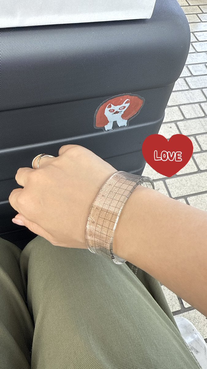 310_lovelike15's tweet photo. この前デザフェスの #JISS さんで購入した定規バングルがかわいい https://t.co/Q1mkITEQME