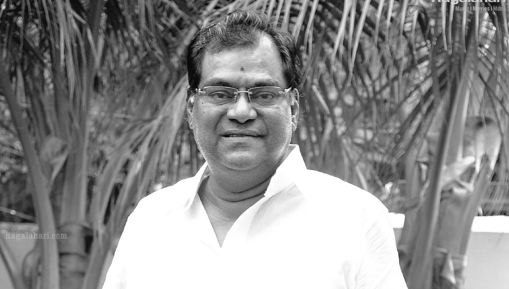 ManagingTrustee's tweet image. తెలుగు సినీ రంగానికి కోట శ్రీనివాసరావు గారు చేసిన సేవలు అమోఘం.
విలక్షణ నటుడు, ప్రజాసేవకుడు అయిన ఆయన మృతి పట్ల నా ప్రగాఢ సంతాపం.
ఆయన ఆత్మకు శాంతి చేకూరాలని కోరుకుంటున్నాను.