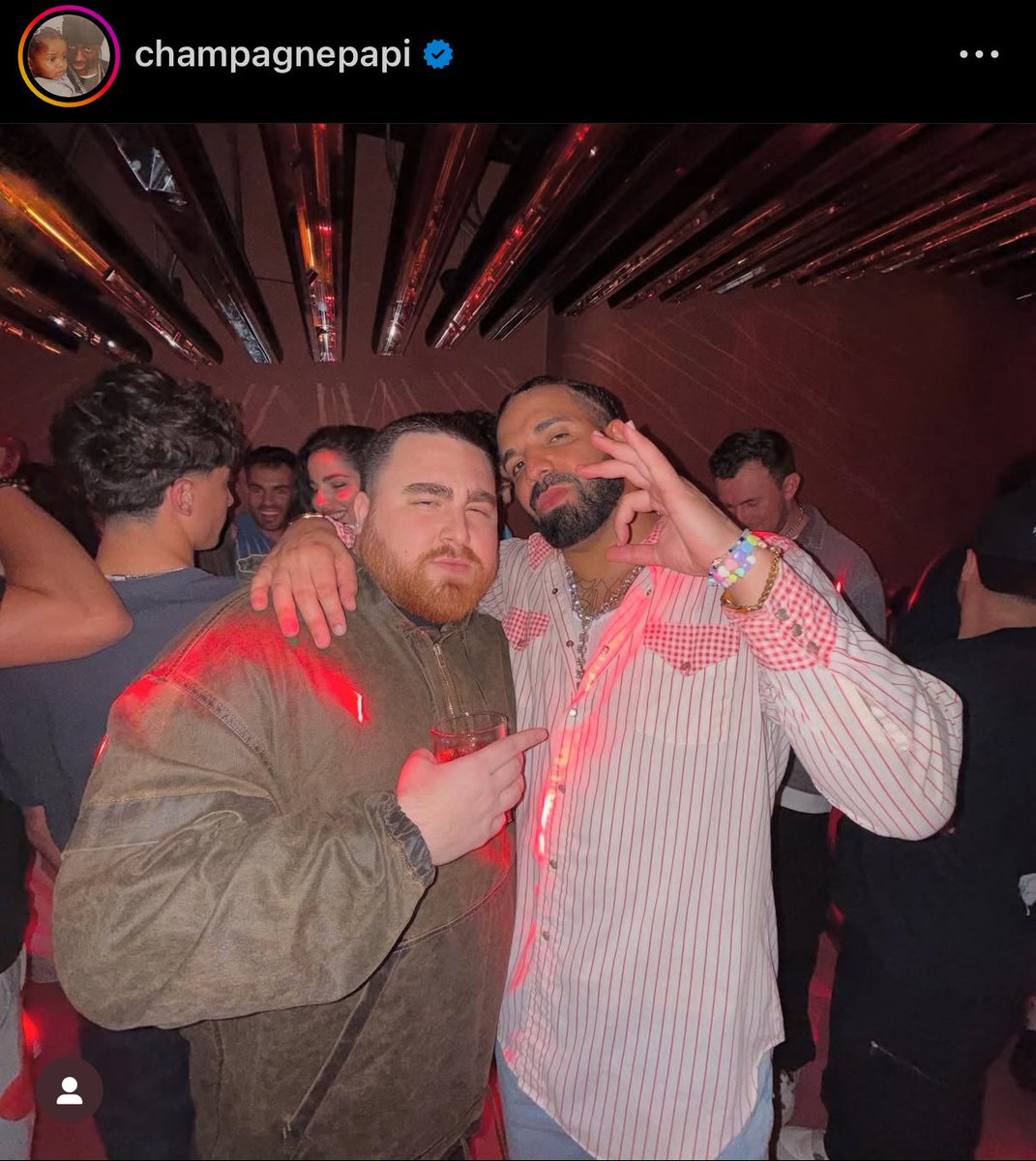 ZeroMedia_'s tweet image. Less than a year ago Los talked to Drake for the first time and he called him a real soldier
Today they met and he's on Drakes Instagram... crazy π₯