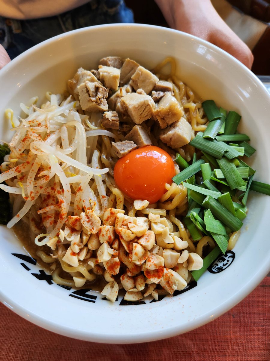 タイヨーラーメンさん。僕は世界一おいしいと思っています。タイヨーラーメンと油そばの2枚看板をいつも頼んでしまう。バカうまいです。
#タイヨーラーメン