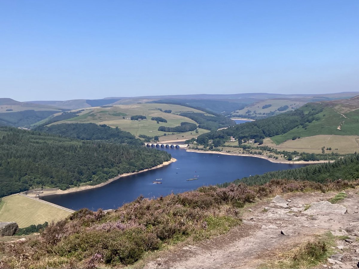 doristhehat's tweet image. Good morning everyone wishing you a lovely day 馃榾yesterday鈥檚 wonderful walking along beautiful Bamford Edge. Enjoying fabulous views of lovely Ladybower Reservoir 馃挌
#PeakDistrict