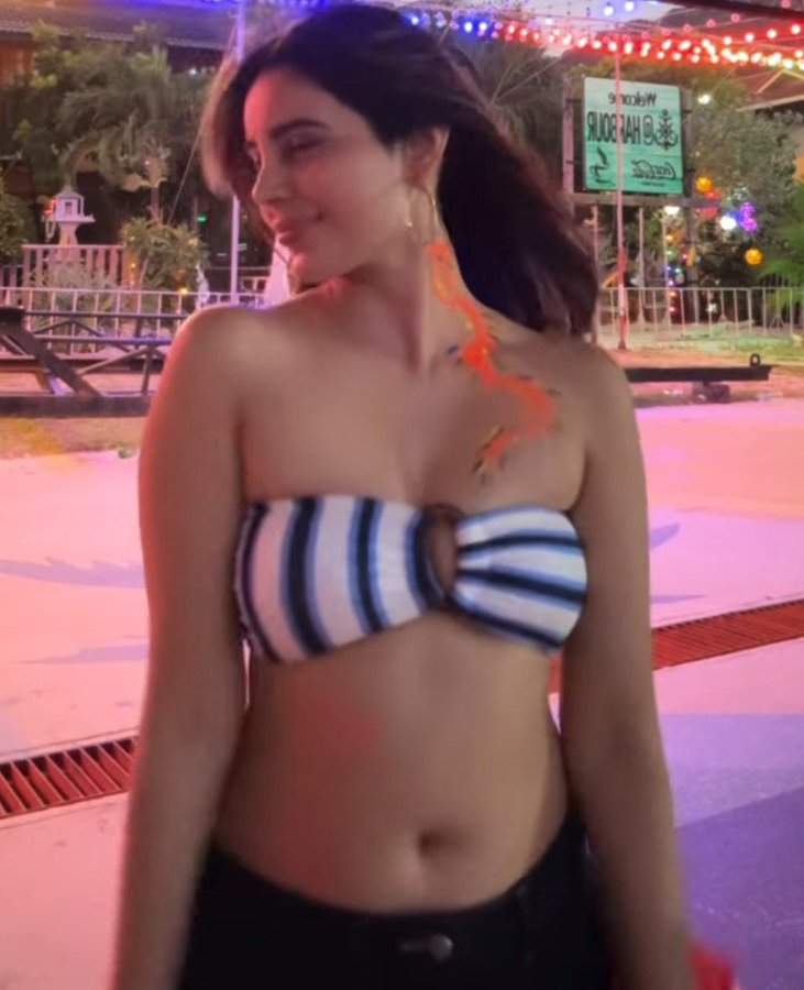 Gvtk5zHbMAABEx6?format=jpg&name=900x900