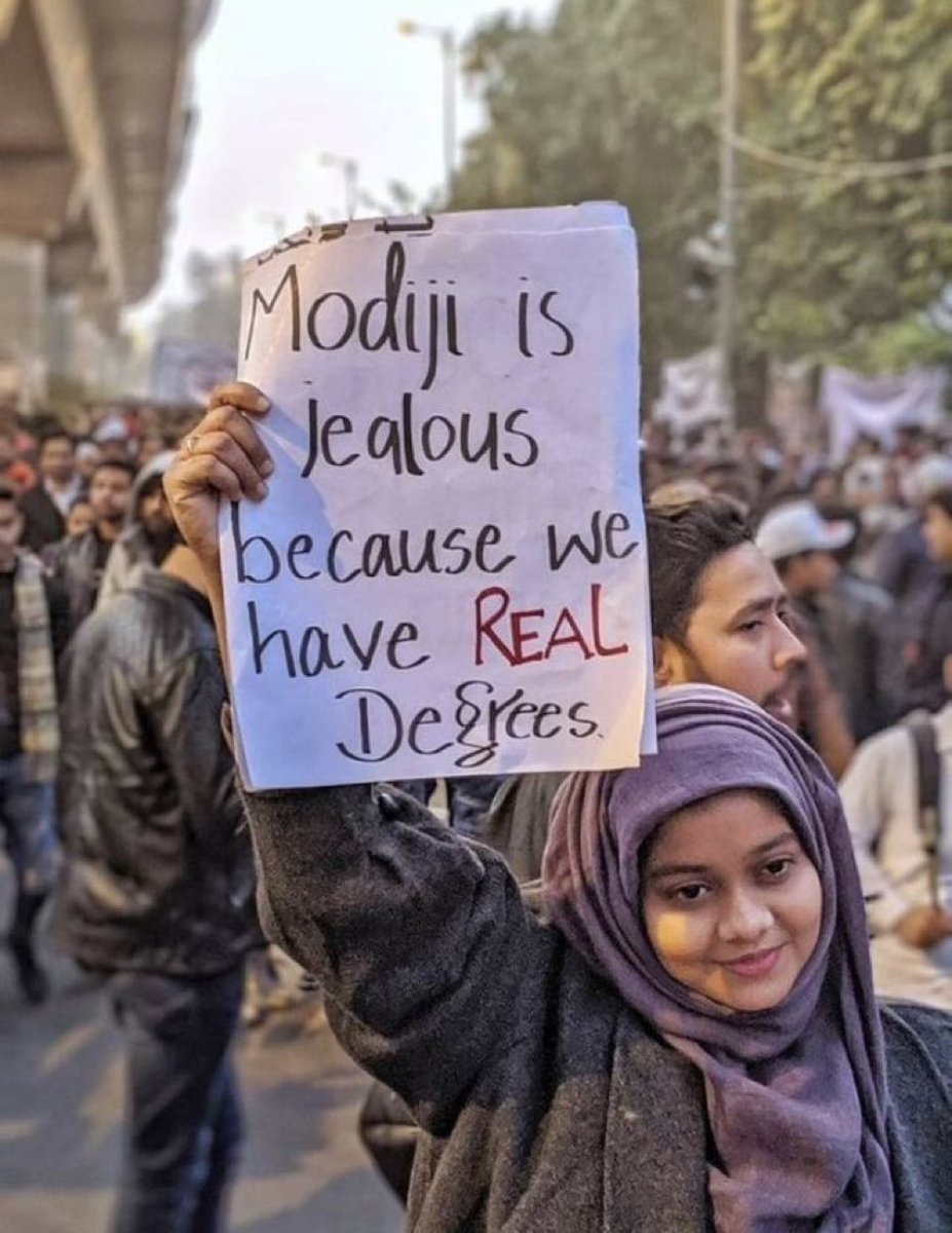 Irony dekho inn qaumi logo ki ..

"One hand Quran and One hand Laptop" dene wale Modi ji ko keh rahi hai Jealous hai. 

Jaha tak baat rahi Modi ji ki degree ki, kitna bhi bata lo inn jahlion ko manenge thodi ye Maafiveer Rahul Gandhi ke chamche 🤡