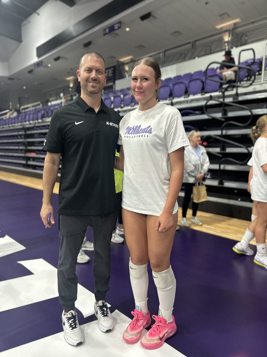 rayathompson4's tweet image. 6’1” and swinging like it 🧨 💪🏼💜@KStateVB camp got the full  power #HeavyArm #EMAW #2028Problem