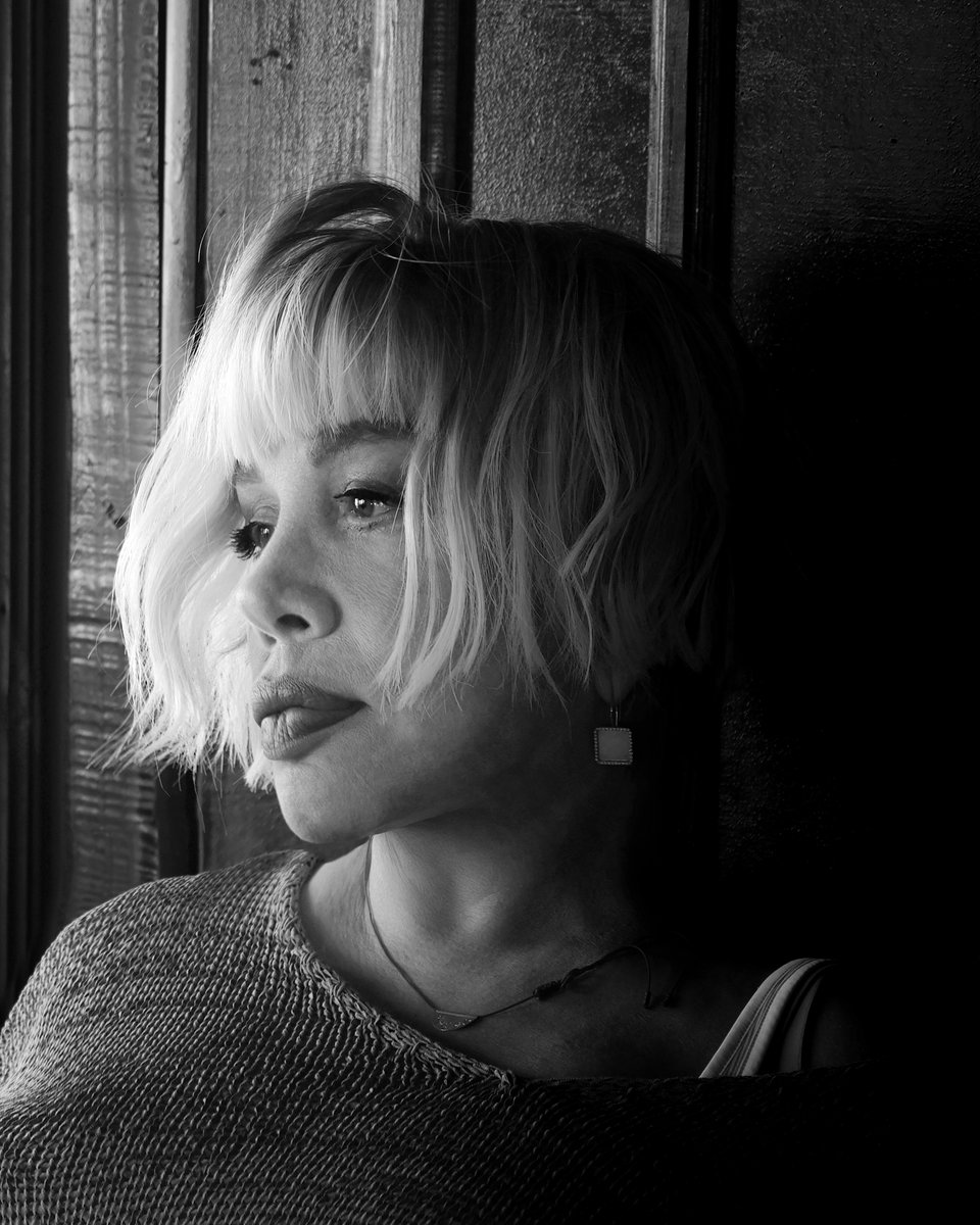 Bugün Türk müziğinin usta ismi #SezenAksu'nun doğum günü 💜Kariyerinde 25 albüm, 9 / 45'lik, 3 remix albümü, sayısız prodüksiyonlar, video klipler ve Türk Pop Müziği'ne kazandırdığı isimlerle hafızalarımıza, kalplerimize ilmek ilmek işlendi. 

İyi ki varsın Minik Serçe.. 🐦‍⬛