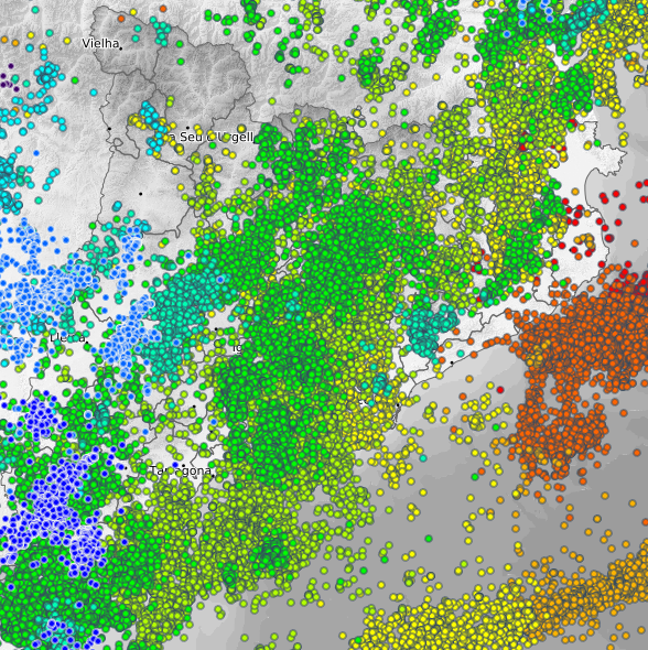 La jornada d'ahir dissabte va ser històrica a Catalunya.

Poquíssimes vegades en un mes de juliol, trobarem un mapa de llamps com el d'ahir, en que totes les comarques sense excepció van tenir tempestes i amb la brutalitat que van descarregar a un bon grapat d'elles.