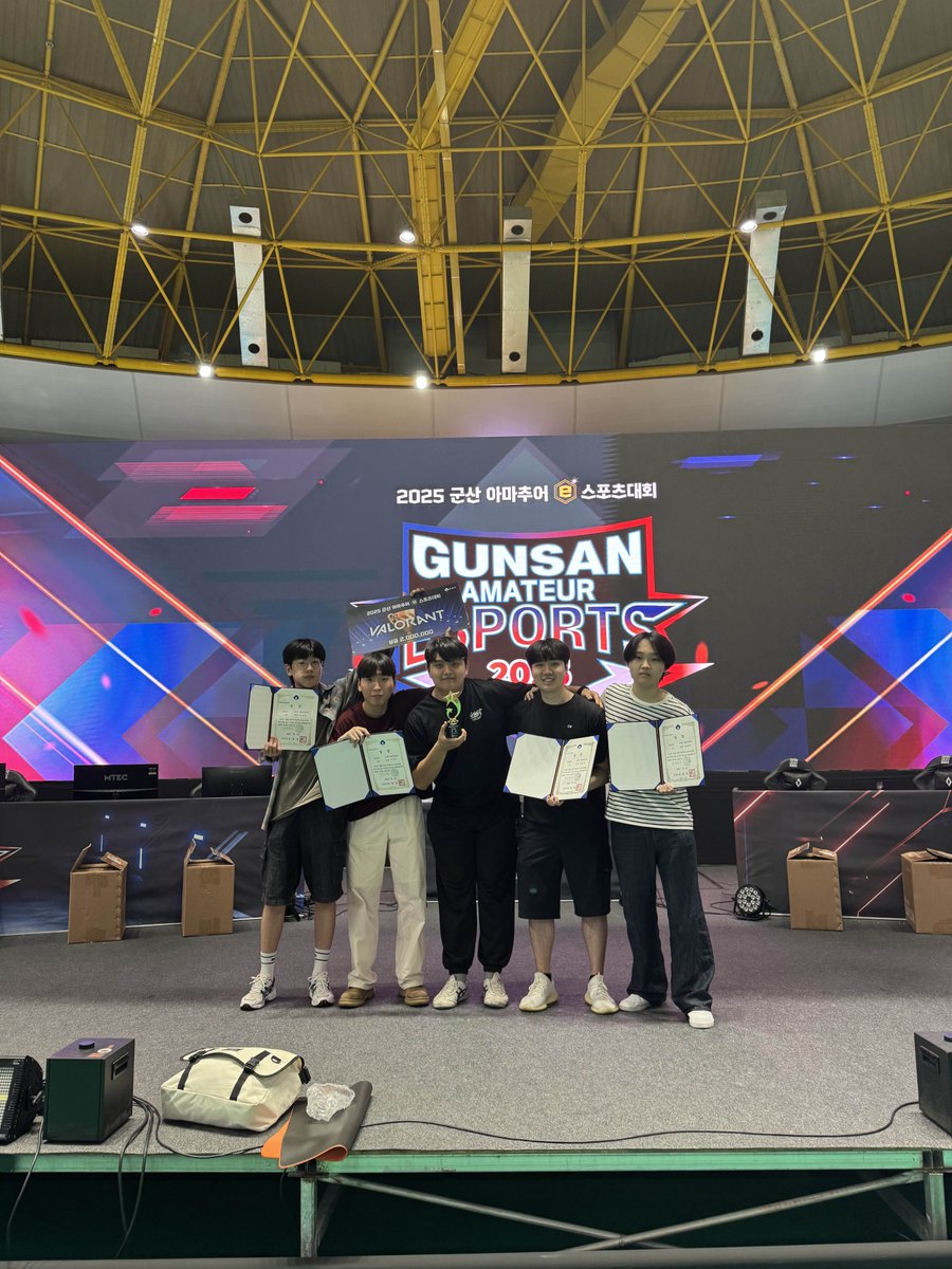 PokJuVLRT tweet media