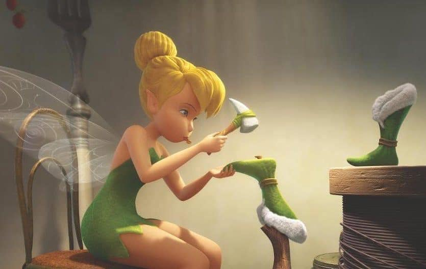 Monopoliodisney's tweet photo. Agora que sou mais velha entendo a Tinker Bell. Imagina nascer num reino mágico onde todos têm poderes incríveis e o seu dom é ser pedreira, uma profissão que te obrigam a seguir pra sempre. Claro que ela ia ficar frustrada. https://t.co/OqgnqkqICF