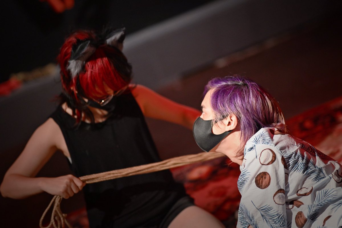 po个女朋友（左一）的帅照，以及一只狗（右一）
🐶：<a href="/JamesPangartica/">James Pangartica</a> 
🪢：<a href="/6KyK_san/">Sei🪢六凯卡</a> 
📷：<a href="/Yume0dw/">云翎_Franklin</a>