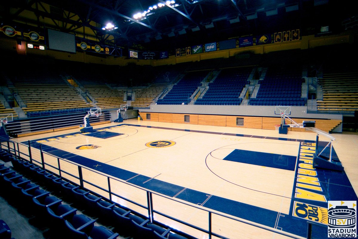 StadiumVagabond's tweet image. 📍Haas Pavilion (fka Harmon Gym), Berkeley, CA — circa 2002
Home of the California Golden Bears 🐻
Opened: 1933; Renovated 1999
Capacity: 11,877

#HaasPavilion #CalBears #BerkeleyCA #Pac12Basketball #CollegeBasketball #GoldenBears #StadiumHistory #CampusLife #CalBerkeley