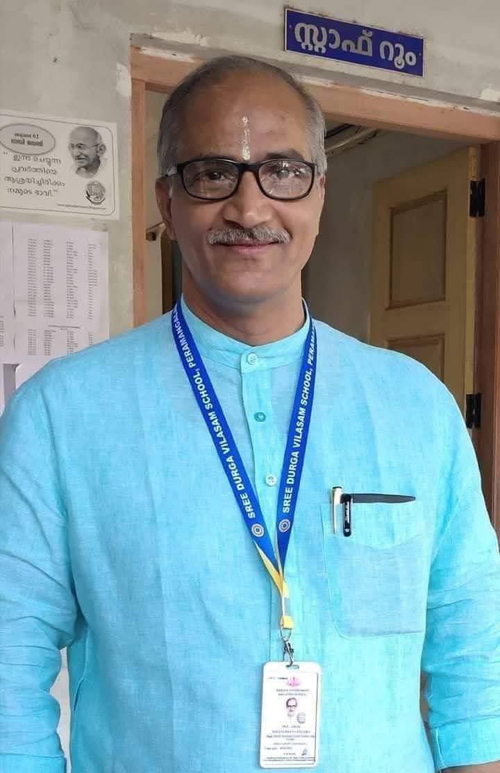 കണ്ണൂരിലെ മാത്രമല്ല  കേരളത്തിലെ മുഴുവൻ സ്വയം സേവകരുടെ പ്രതീകമാണ് സദാനന്ദൻ മാഷ്...!

അഭിവാദ്യങ്ങൾ.....