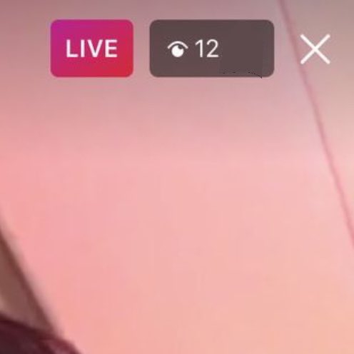 deadassmikeyway's tweet image. #OOP! @brendonurie goes live and claims #RyanRoss has hacked his instagram as his latest live peaks at a whopping 12 viewers.