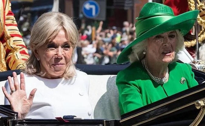 Fils2Psy's tweet image. Un service de presse doit s'astreindre à avoir un esprit critique tout en faisant preuve d'honnêteté, d'impartialité et de neutralité. Petit jeu du dimanche :
À gauche la presse britannique, à droite un média français :
- Les photos de Brigitte Macron sont-elles retouchées ?