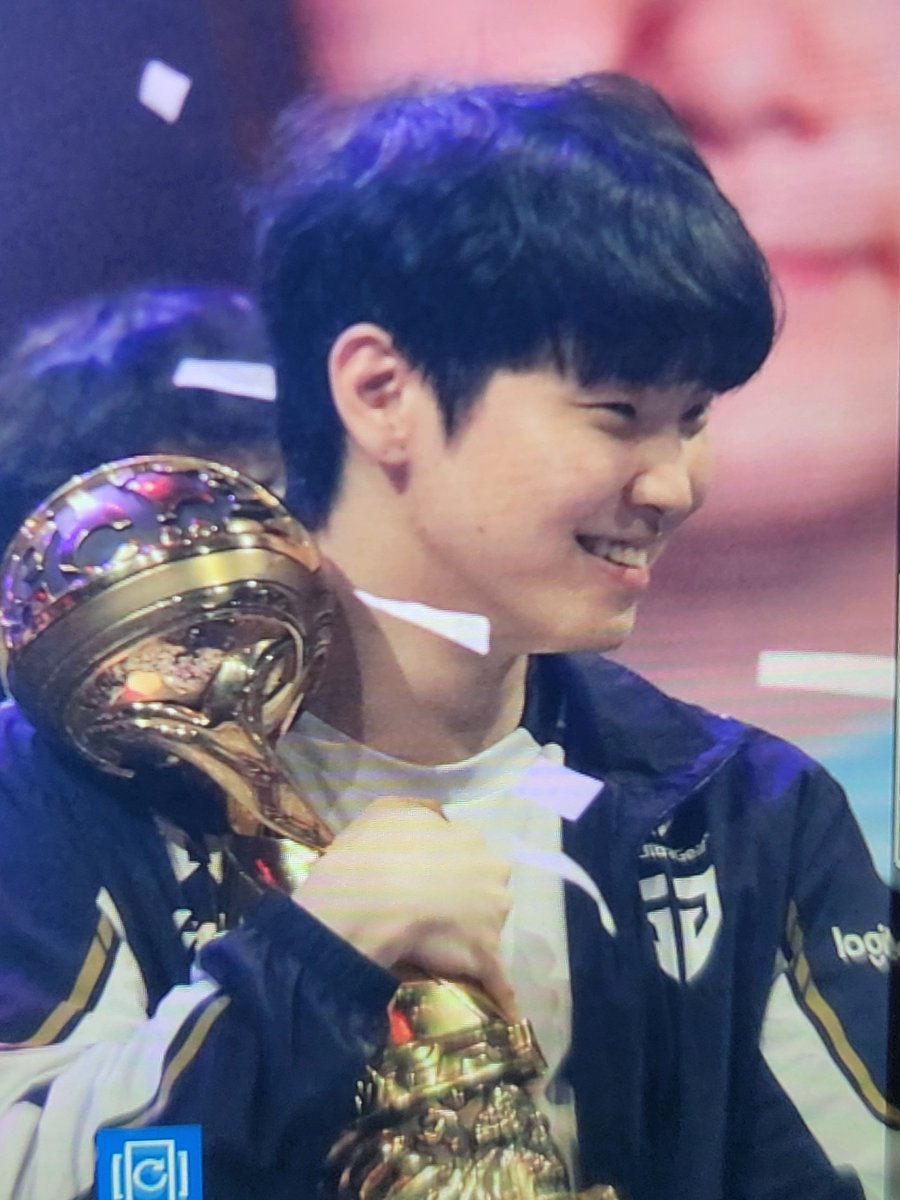 goongogu's tweet image. 행복합니다😻

#쵸비 #chovy