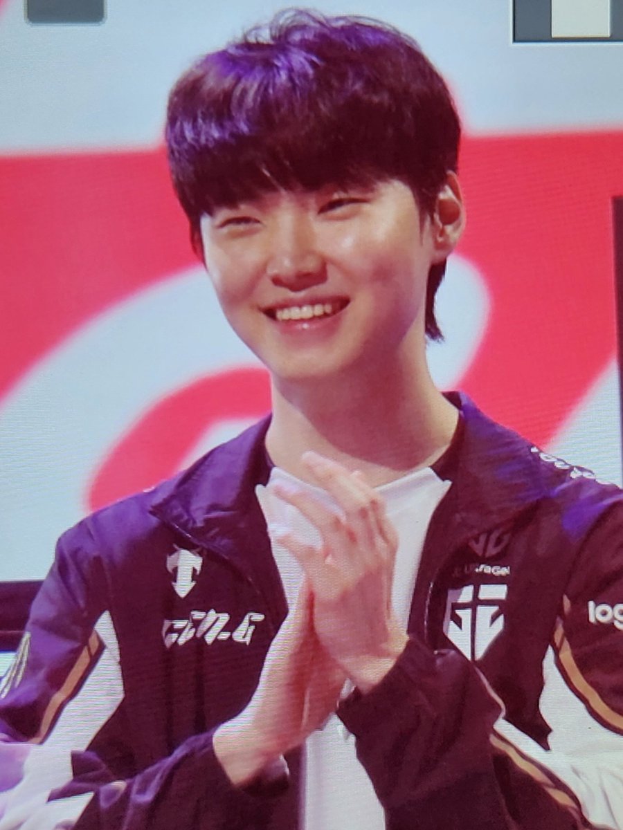 goongogu's tweet image. 행복합니다😻

#쵸비 #chovy