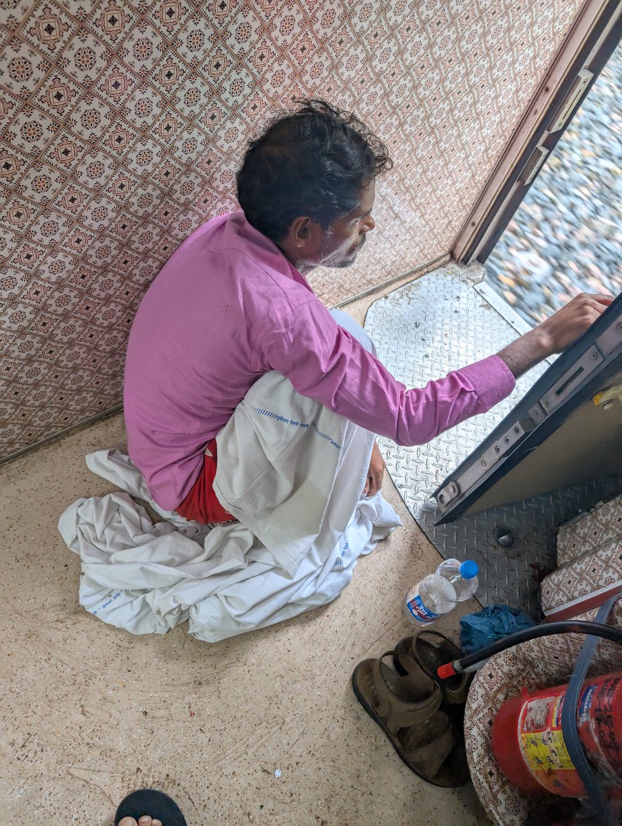 prashuagarwal's tweet photo. Train 15066, worst train ever, H1 coach is roaming with general passengers, toilets are heavily soiled and dirty, no response from staff, even the staff is smoking in the train. @RailMinIndia @nerailwaygkp @narendramodi @AshwiniVaishnaw kindly help. Called 9794842457 but no help. https://t.co/sFR2v8sLyE