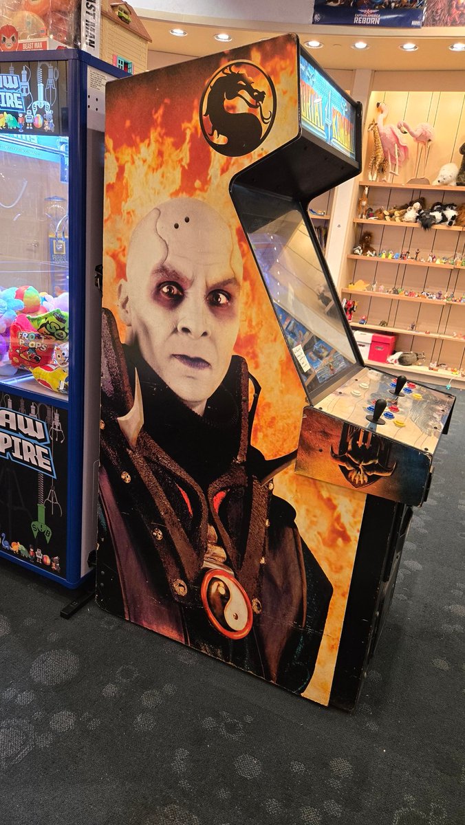 <a href="/DailyMK4/">Daily Pics of Quan Chi from the MK4 Arcade Cabinet</a>