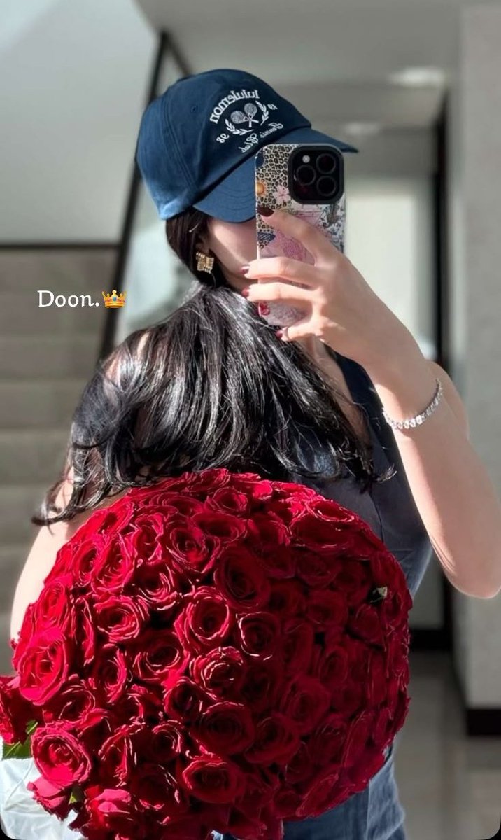 "
صباح الورد والعنبر وريح العود والريحان
صباح احلا من الدنيا ليا طابت.. لياليها

صباح الطله الحلوه وغره تشغل الحيران
تداعب خدگ الناعم وتغري ناظري فيها.♥️
:
#صباح_الخير_والسعاده_للجميع
#صباح_الأشــﯾاء_الـﻤشرقَة