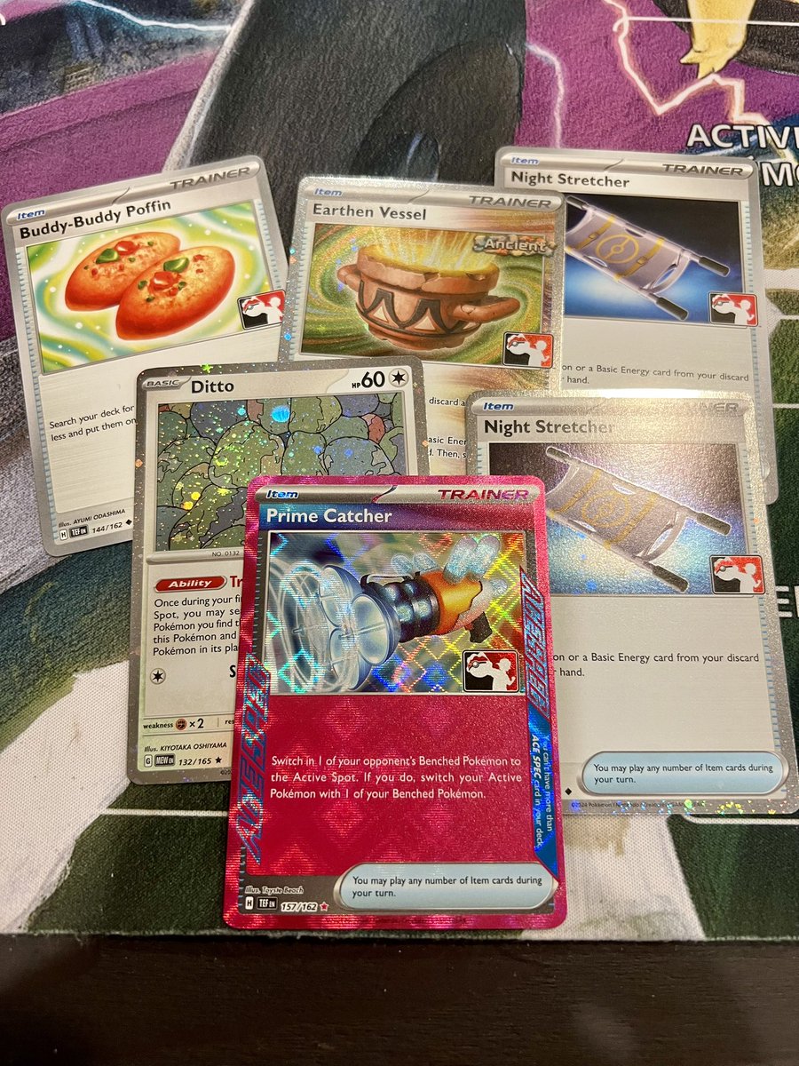 TcEvolutions's tweet image. Went to locals after a month hiatus 😬 played raging bolt and even after two new sets everything is still kinda the same 🥴 went 3-0 and went home 🤣

the pulls from my prize packs were 🔥tho 😱