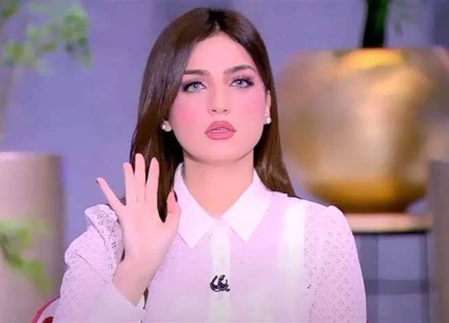 اثبتت الدراسات ان الرجل بطبعه لا يخون،،
ولكن تخطفه إمرأة من إمرأة أخرى ،،،
يعنى شغل ستات الراجل مالوش ذنب فيه🤣🤣🤣
صباااح الطاقة الايجابية 🤓🤓