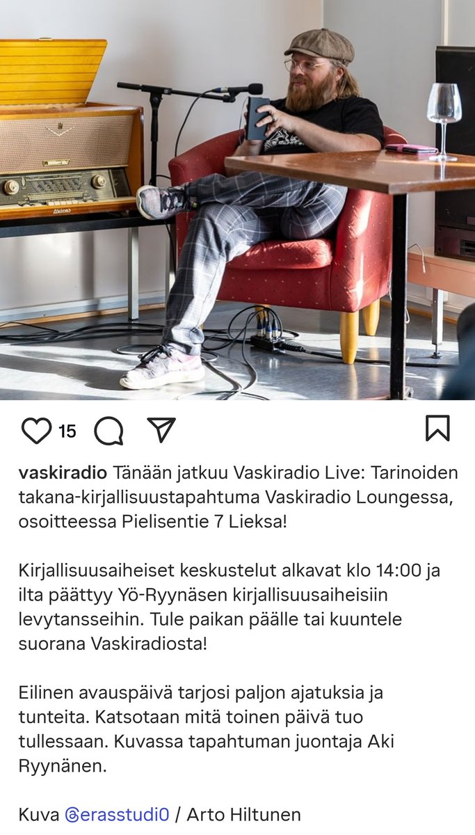 Vielä löytyy paikallisradioita joissa tehdään radio-ohjelmia eikä vain pyöritetä soittolistoja: #vaskiradio on äänessä kuun loppuun asti ja meno sen kun paranee (vaskiradio.fi)
