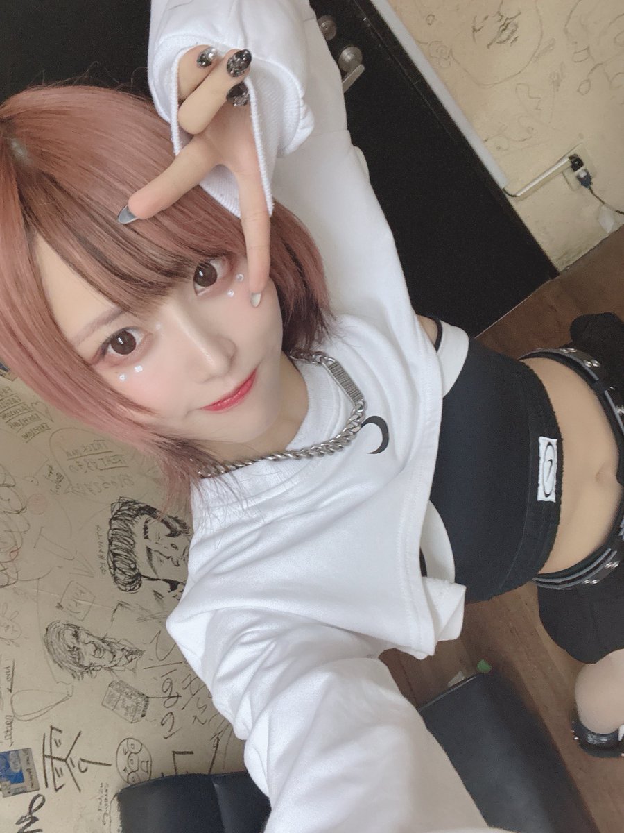 MiNOちゃん-Disconnect Cendrillon-(ディスコネ) (@mino_re_roll) on Twitter photo 本日!予約チェキ受け付けます❣️ロングヘア
1枚¥1000
3枚¥3000(1枚お名前サイン入り)
5枚¥5000(2枚お名前サイン入り)
10枚¥10000(5枚お名前コメント入り)
5枚以上お買い上げで2ショット写メ券付き
お名前と枚数をスタッフアカウント<a href="/mino_0818/">MiNOスタッフアカウント</a>までDMよろしく💌
衣装はヘソ出しミニスカです❣️(画像参照) 本日!予約チェキ受け付けます❣️ロングヘア
1枚¥1000
3枚¥3000(1枚お名前サイン入り)
5枚¥5000(2枚お名前サイン入り)
10枚¥10000(5枚お名前コメント入り)
5枚以上お買い上げで2ショット写メ券付き
お名前と枚数をスタッフアカウント<a href="/mino_0818/">MiNOスタッフアカウント</a>までDMよろしく💌
衣装はヘソ出しミニスカです❣️(画像参照)